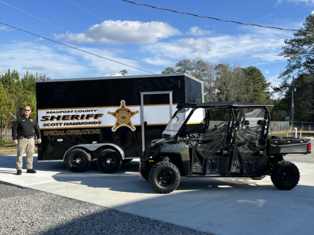 Sheriff with trailer